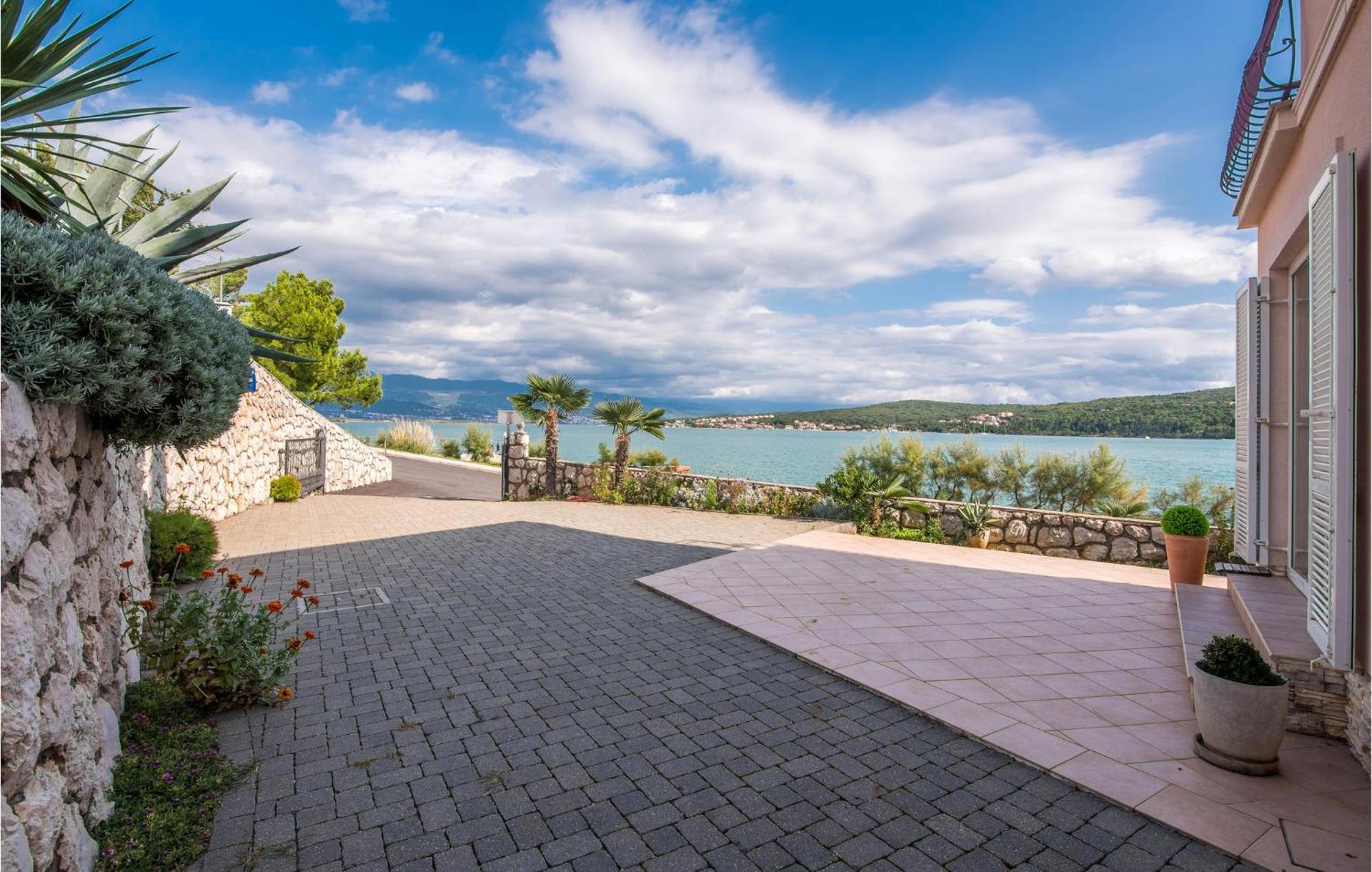 Gorgeous Apartment In Cizici With House Sea View 外观 照片